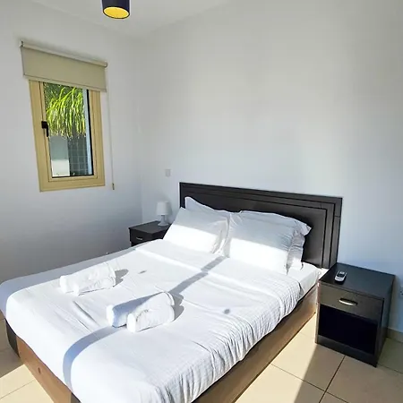 Palmvibes With Private Pool * Παραλίμνι